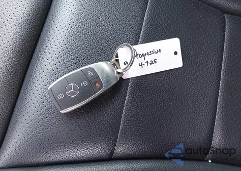 2019 Mercedes-Benz C 300 z USA, uszkodzony, nr VIN 55SWF8DB0KU308453